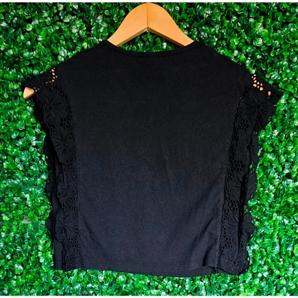 FREE WHEN ADDED TO BUNDLE - Gap Girls Lace Trim Top